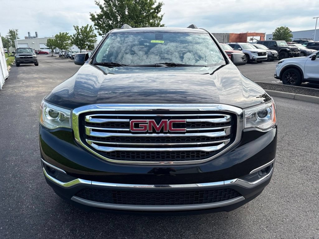 Used 2019 GMC Acadia SLT FWD image 2