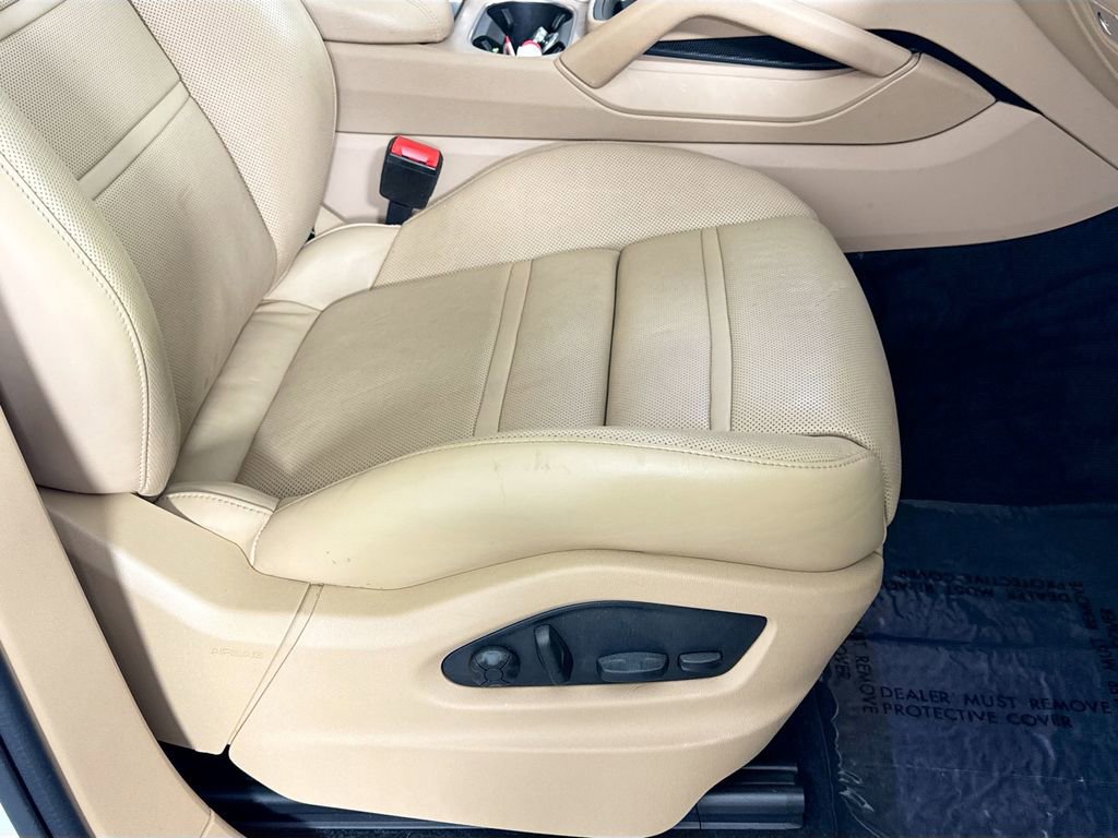 Used 2022 Porsche Cayenne E-Hybrid image 38