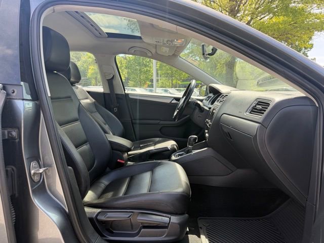 Used 2017 Volkswagen Jetta SE FWD image 28
