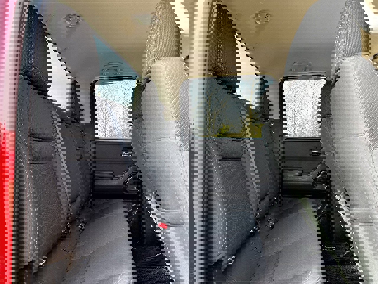 Used 2023 Nissan Frontier SV image 25