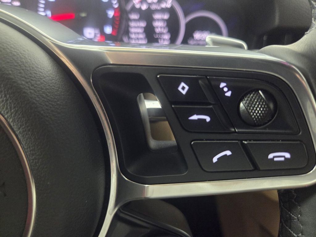 Used 2023 Porsche Cayenne Platinum Edition image 18