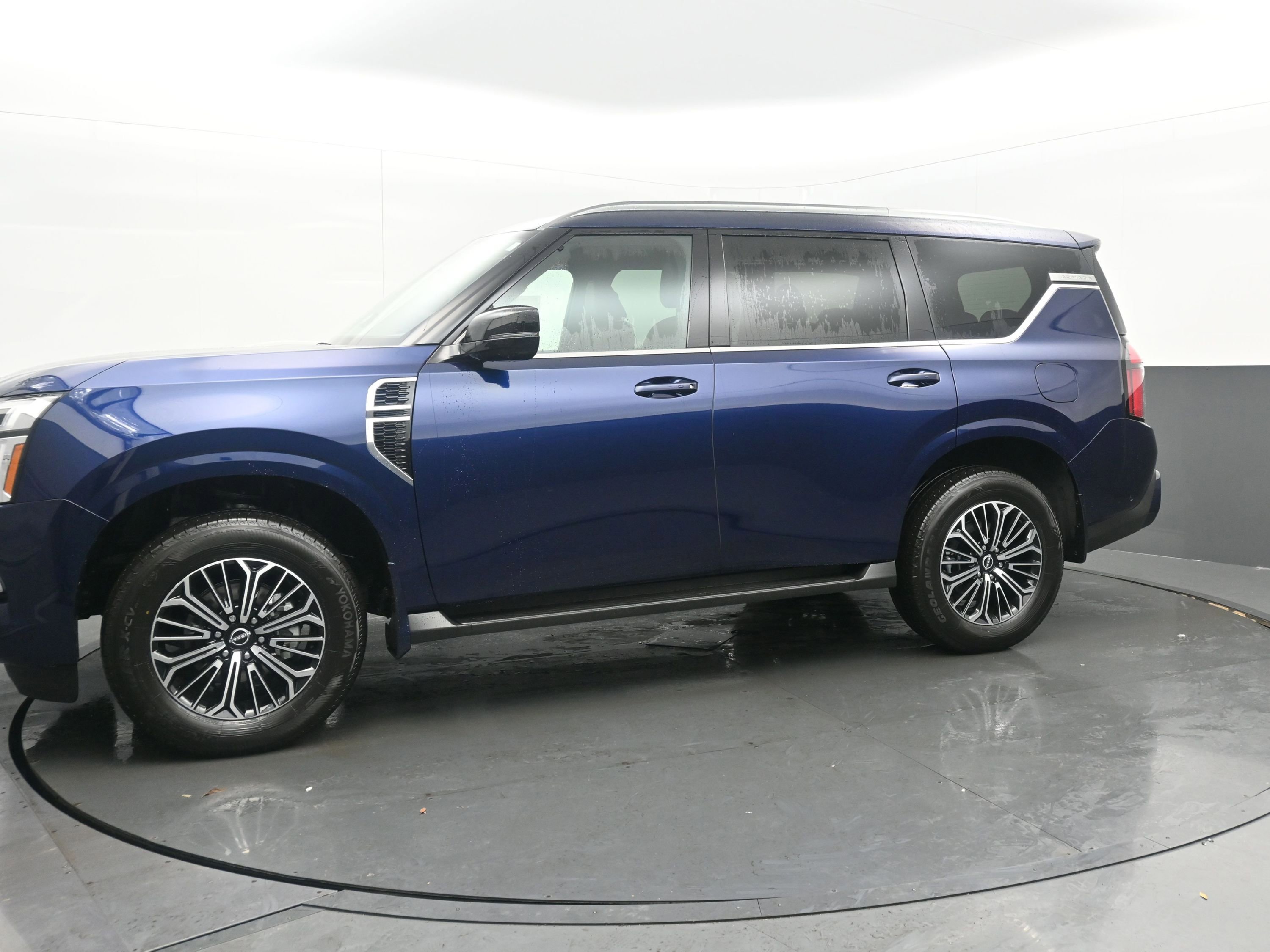 New 2025 Nissan Armada SL image 4