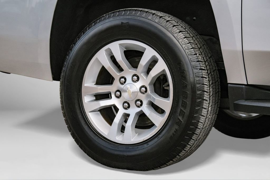 Used 2018 Chevrolet Suburban LT image 57