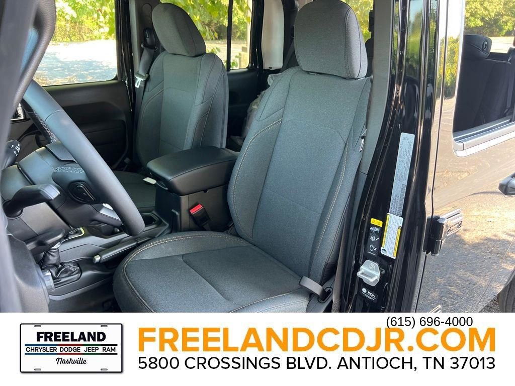 New 2025 Jeep Gladiator Sport AWD/4WD image 17