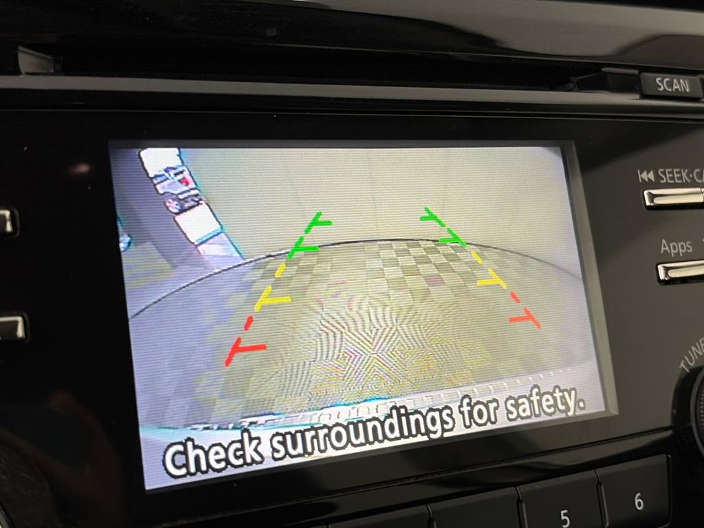 Used 2015 Nissan Rogue SV image 20