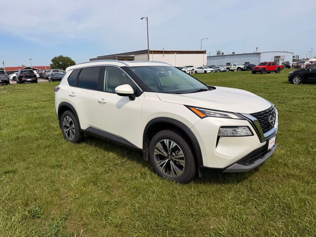 Certified 2023 Nissan Rogue SV w/ SV Premium B Package FWD image 3