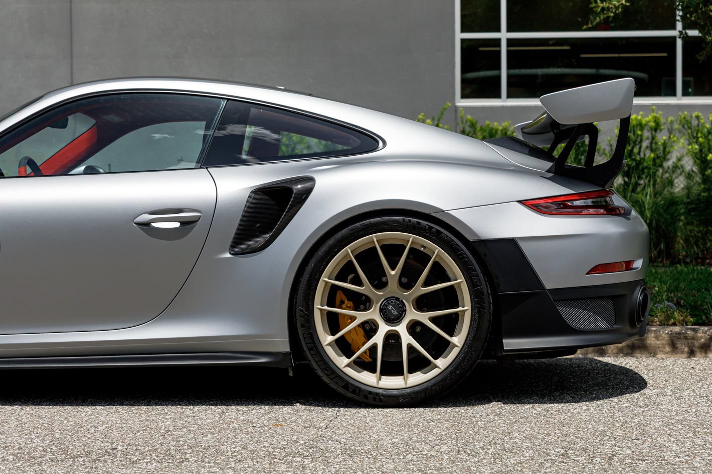 Used 2018 Porsche 911 GT2 RS w/ Weissach Package RWD image 25