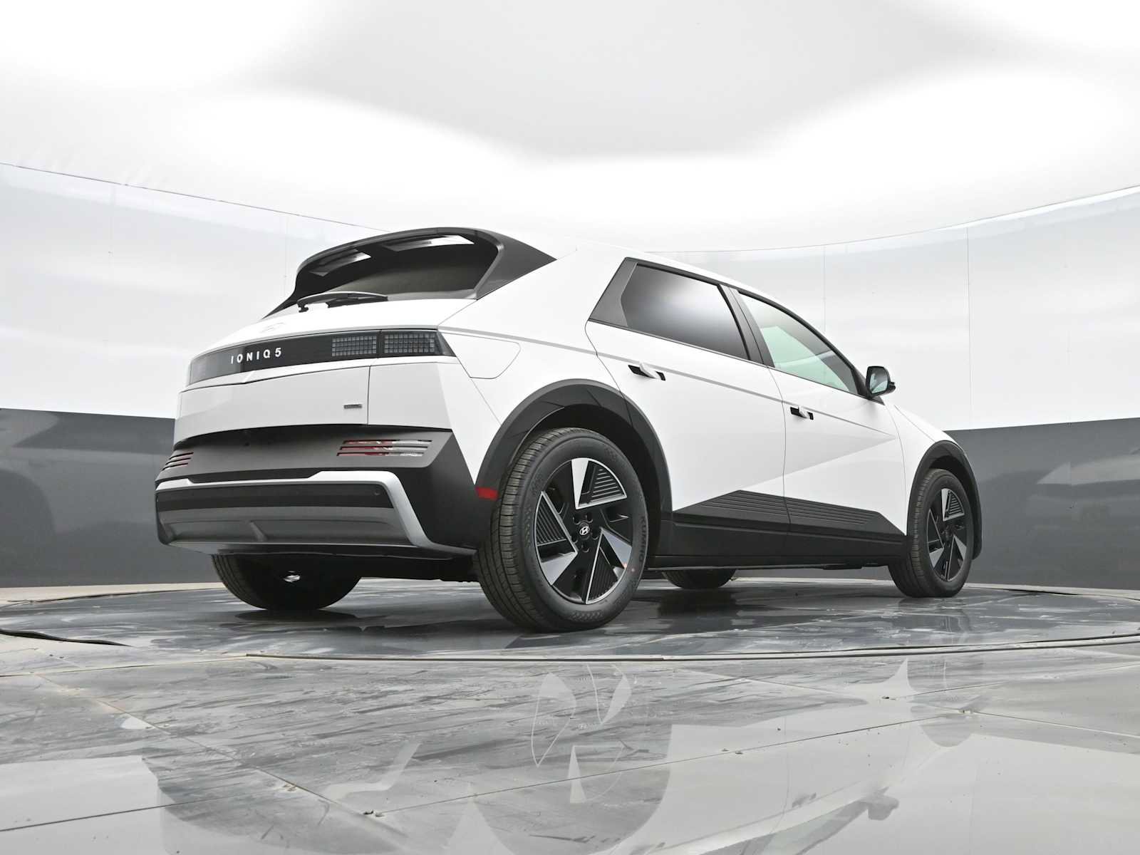 New 2025 Hyundai Ioniq 5 SE image 37