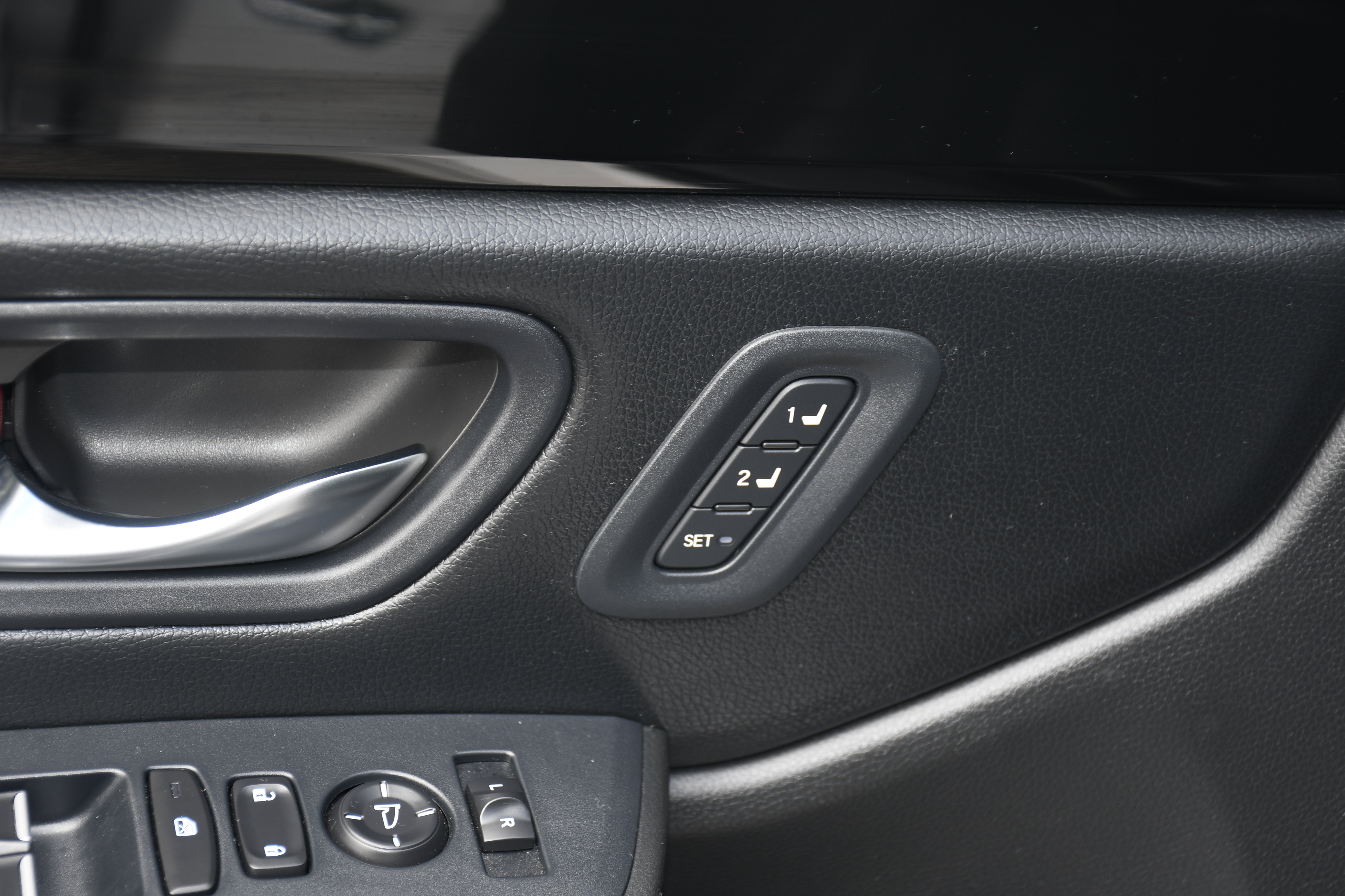 Used 2023 Honda Pilot Touring image 12