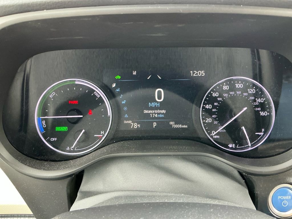 Used 2021 Toyota Sienna Limited image 19