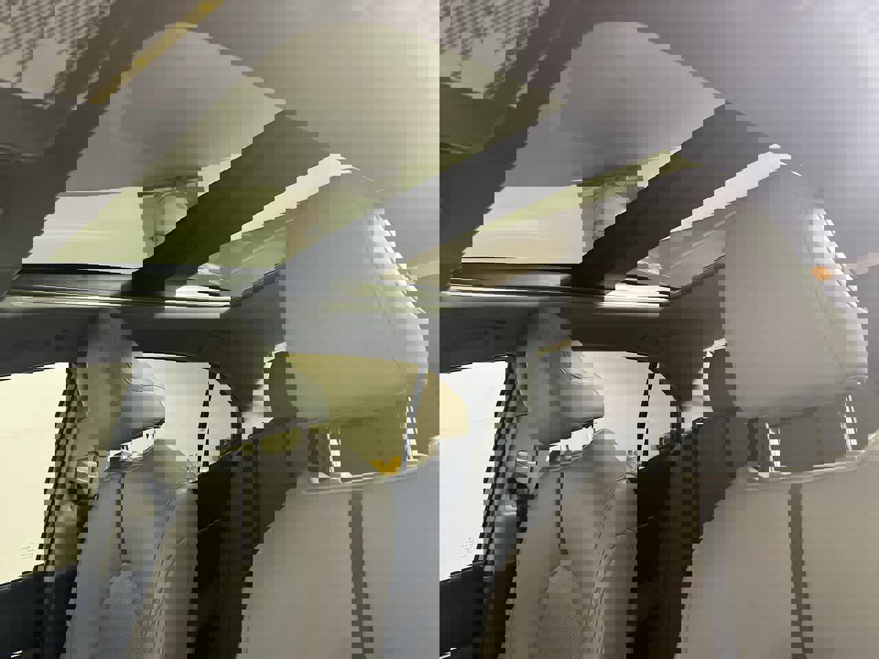 Used 2021 Toyota Camry XSE image 25