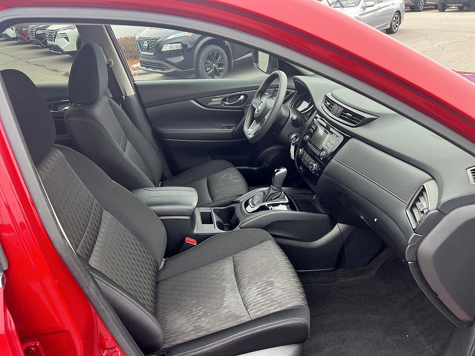 Used 2017 Nissan Rogue S image 17