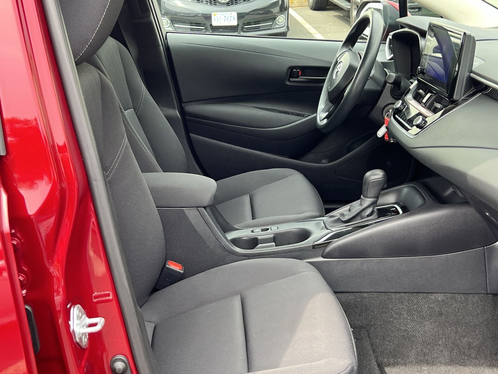 Used 2025 Toyota Corolla LE FWD image 27