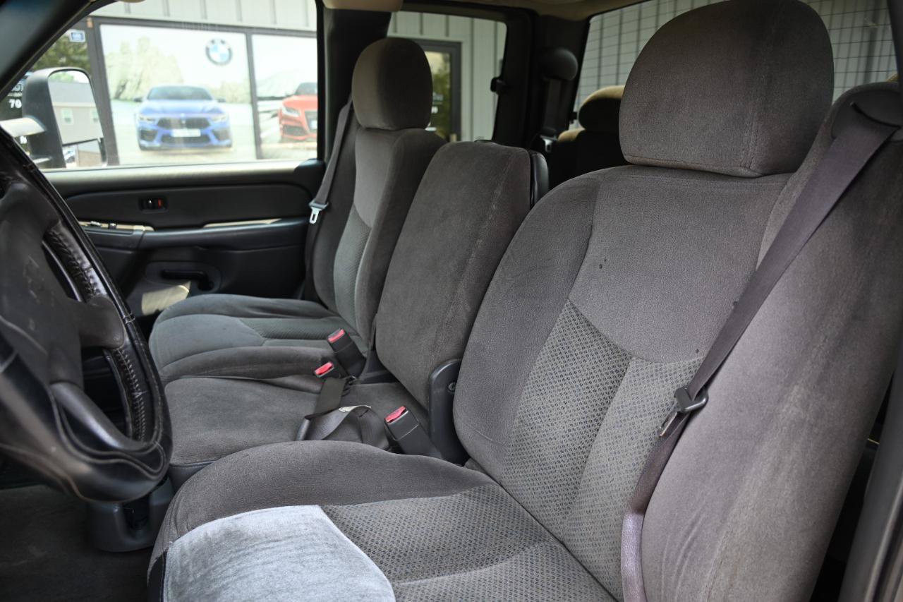 Used 2006 Chevrolet Silverado 2500 LT w/ Skid Plate Package AWD/4WD image 18