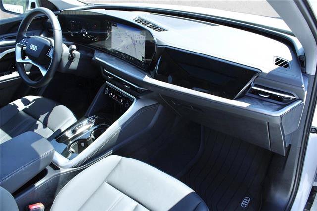 Used 2025 Audi Q5 Premium w/ Convenience Package AWD/4WD image 29
