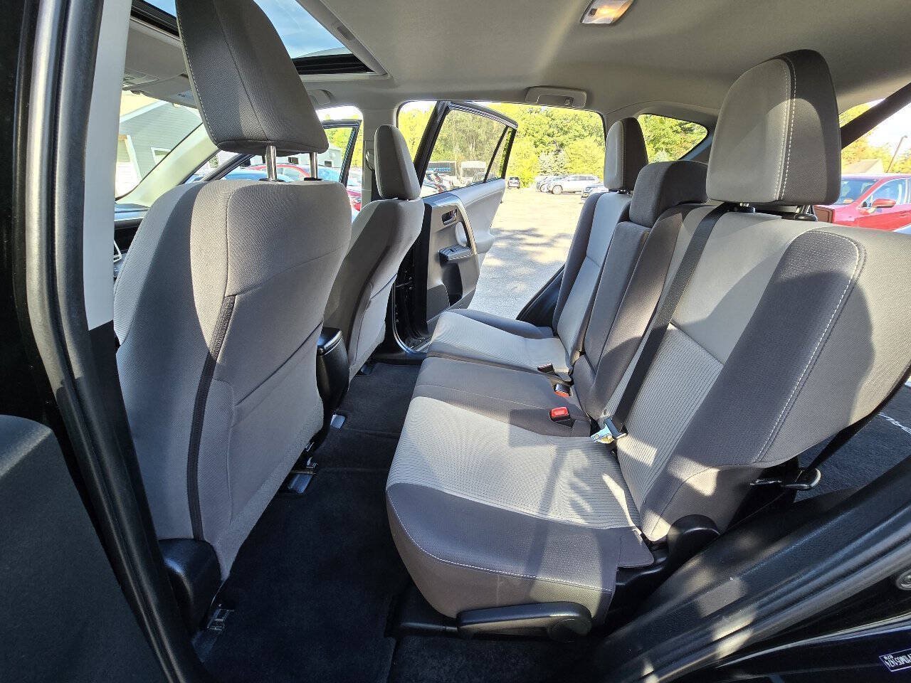 Used 2013 Toyota RAV4 XLE AWD/4WD image 18