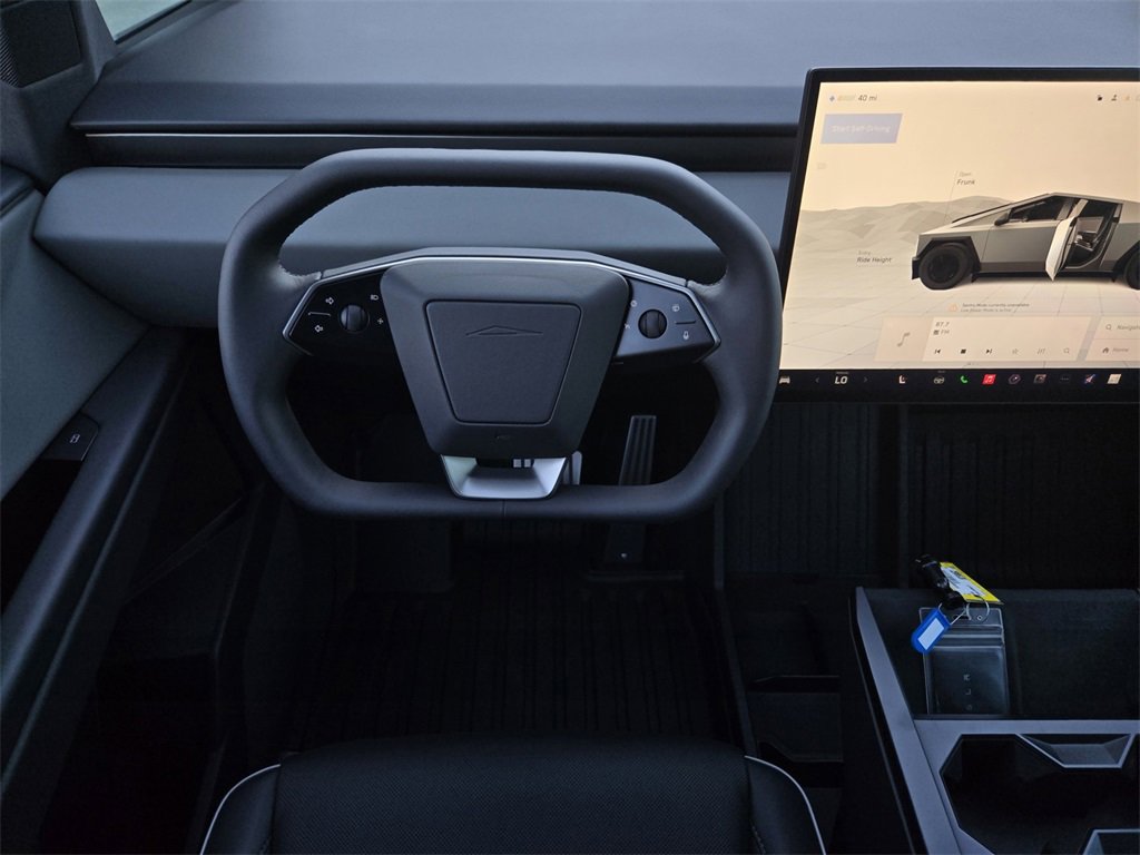Used 2025 Tesla Cybertruck AWD Crew Cab image 13
