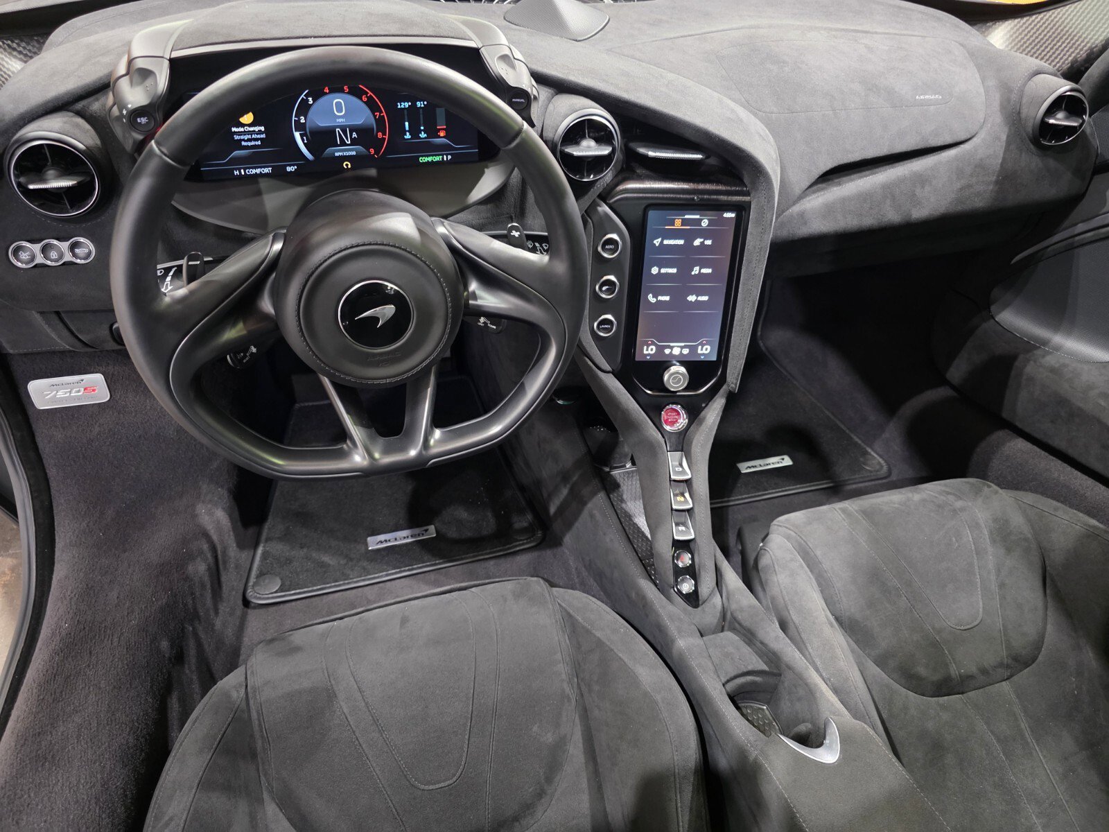 Used 2024 McLaren 750S image 9