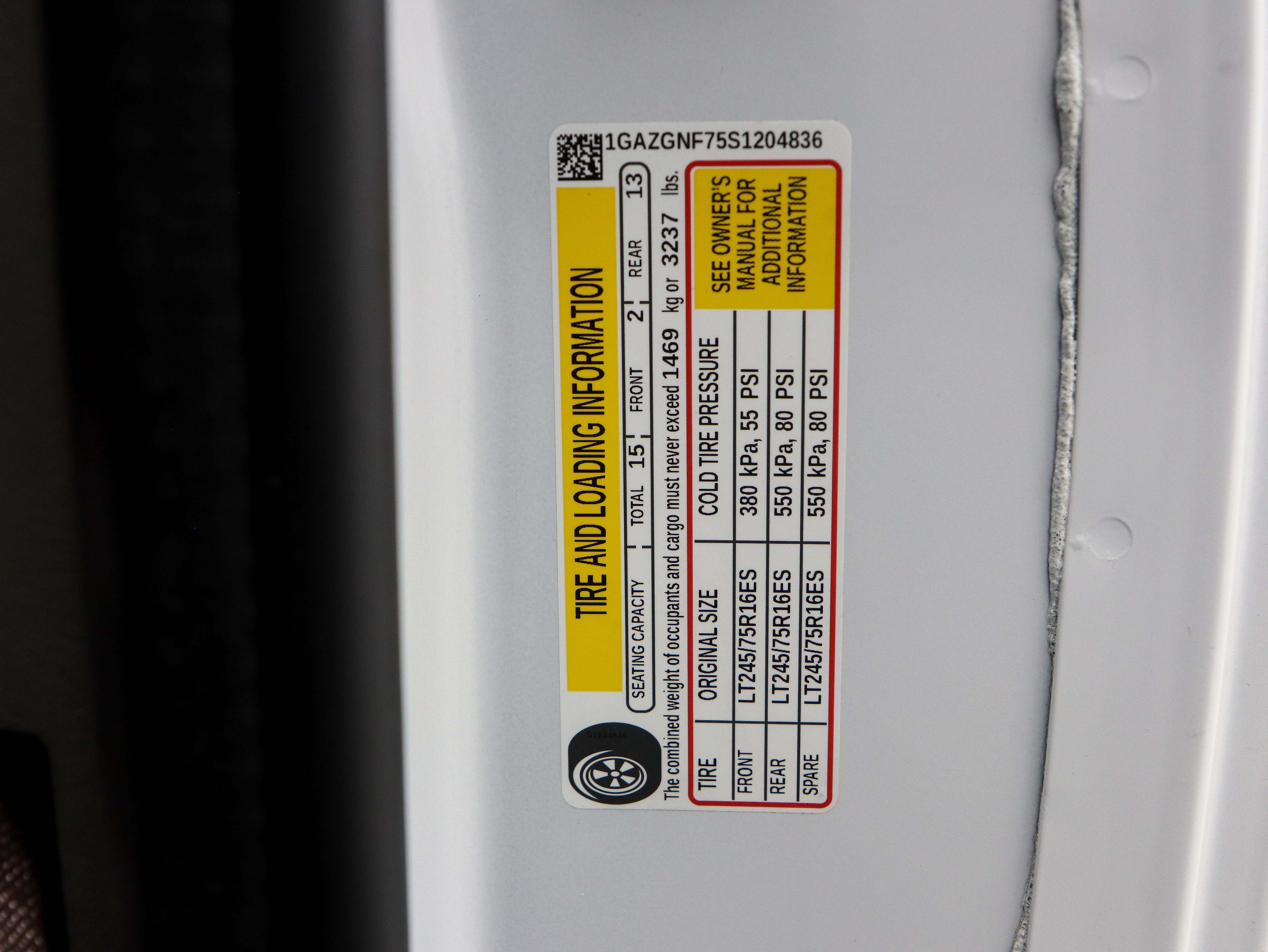 Used 2025 Chevrolet Express 3500 LS RWD image 30