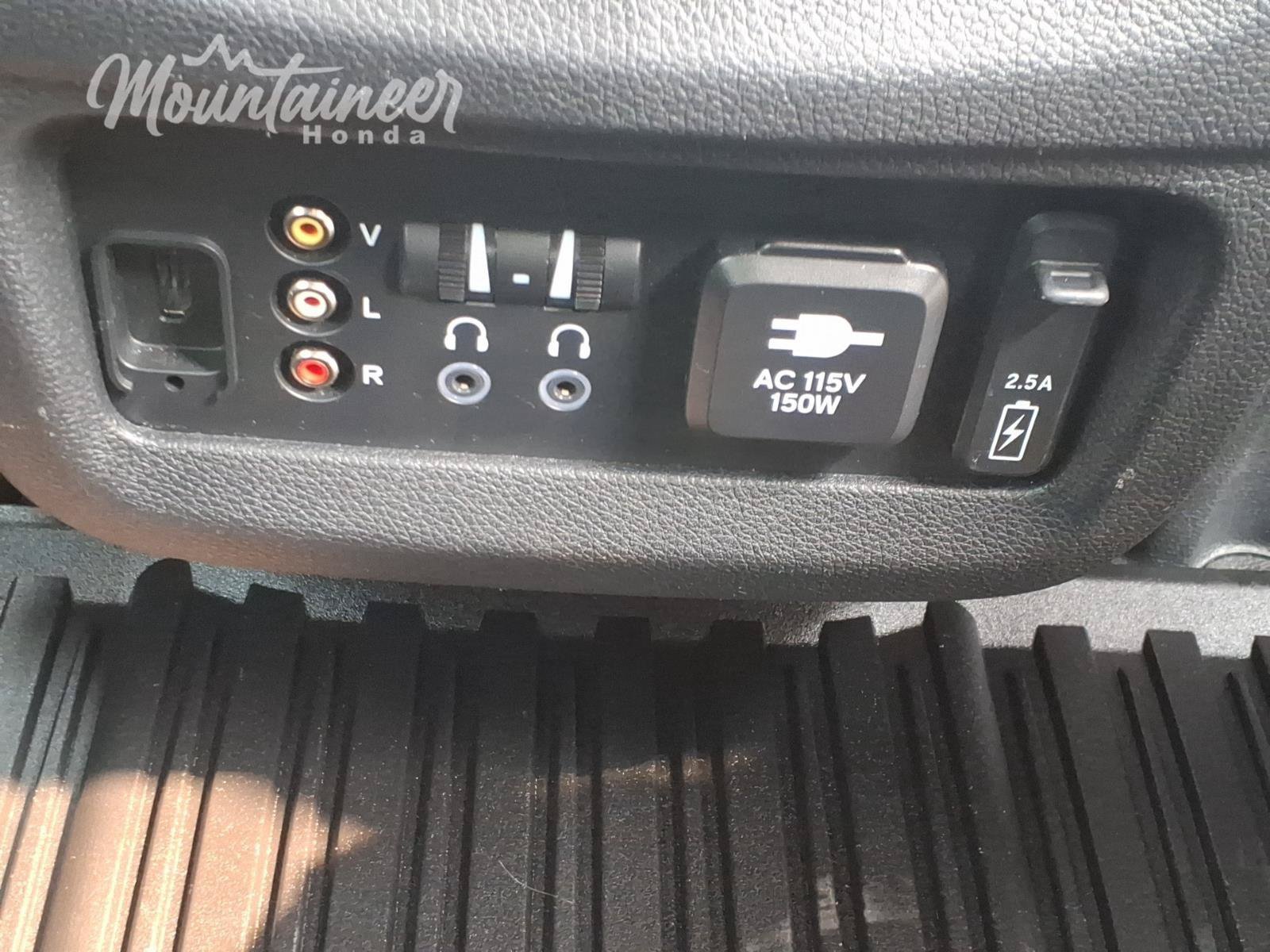 Used 2018 Honda Pilot Elite image 22