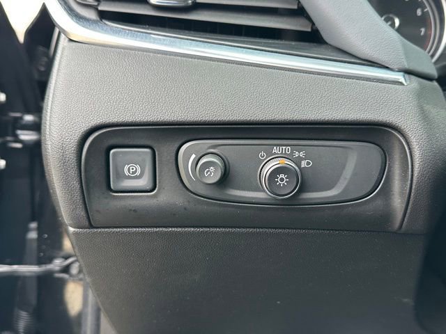 Used 2021 Buick Enclave Essence w/ Sport Touring Edition image 27