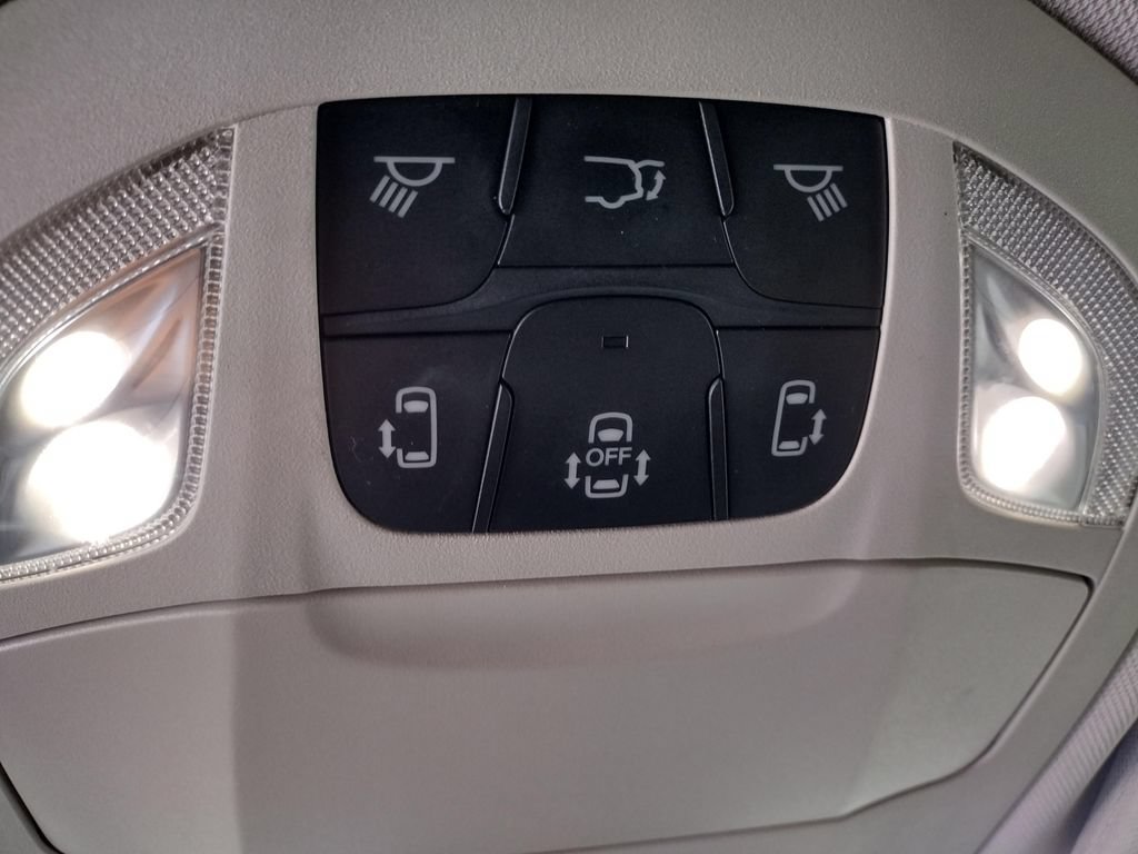 Used 2023 Chrysler Voyager LX FWD image 30