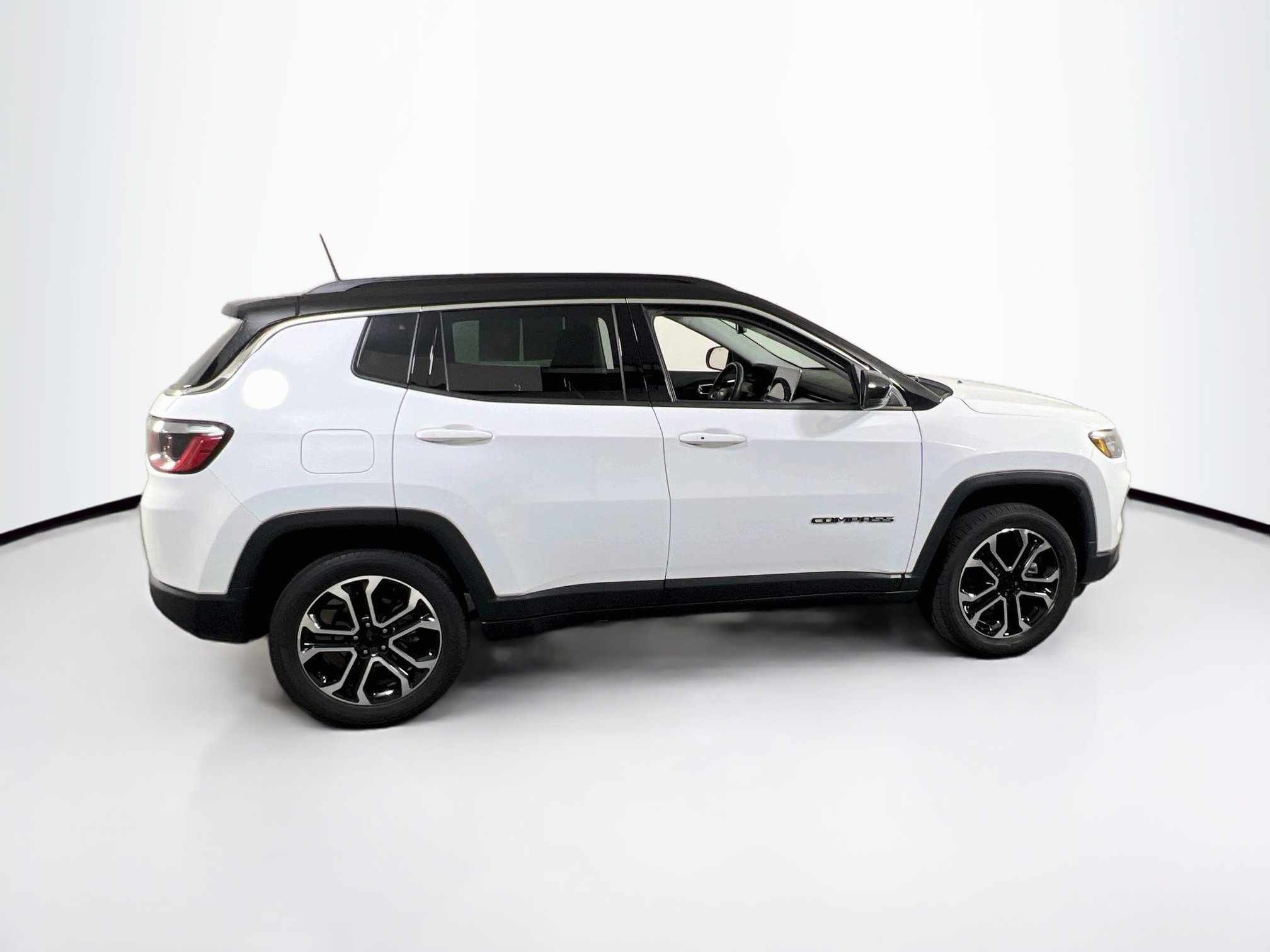 Used 2022 Jeep Compass Limited AWD/4WD image 4
