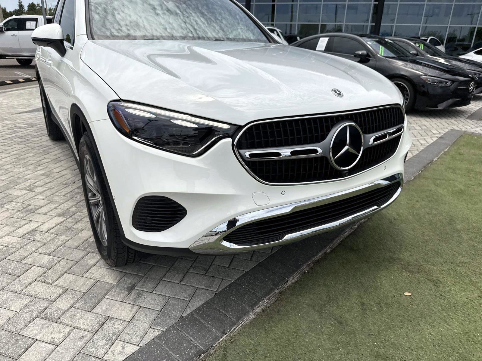 Used 2025 Mercedes-Benz GLC 300 4MATIC image 8