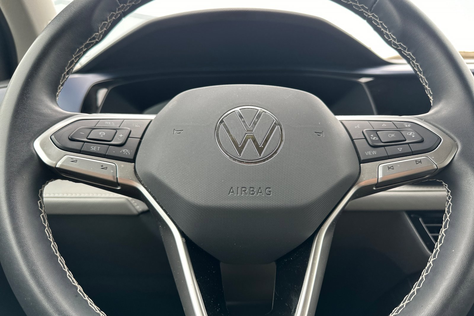 Used 2024 Volkswagen Taos SE image 24