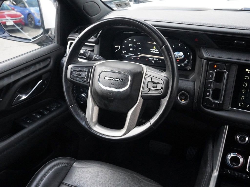 Used 2022 GMC Yukon XL Denali w/ Denali Premium Package image 39
