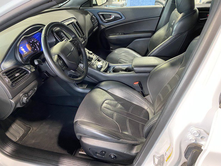 Used 2016 Chrysler 200 S w/ Navigation & Sound Group I image 12