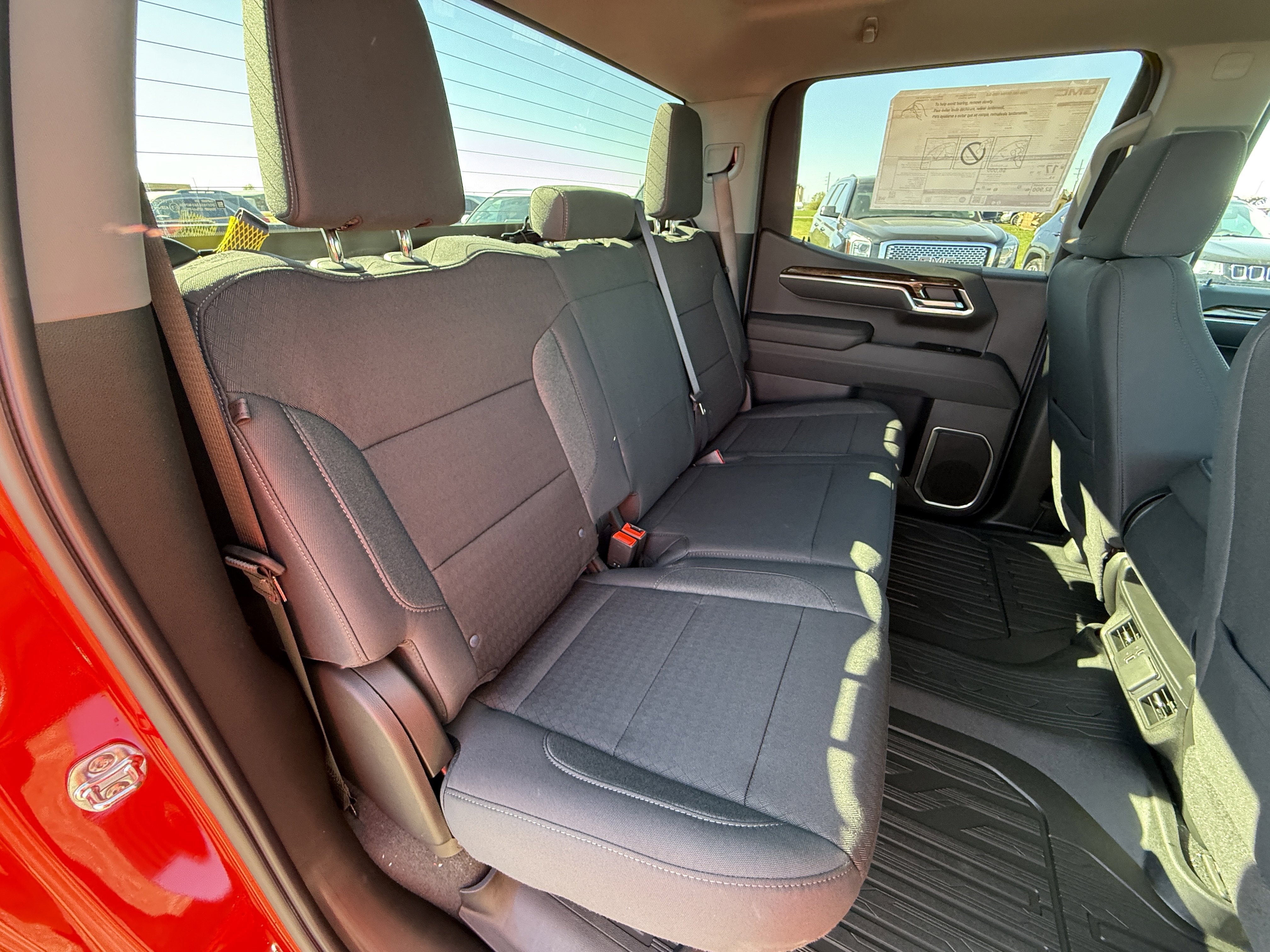 New 2026 GMC Sierra 1500 SLE image 17