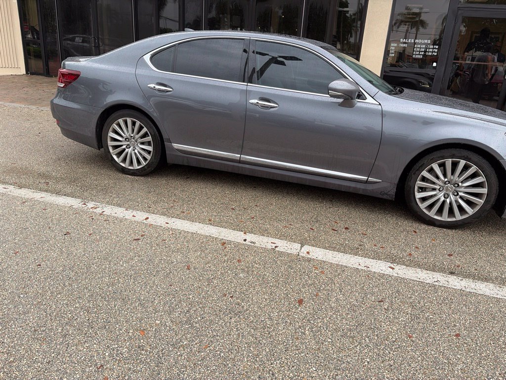 Used 2014 Lexus LS 460 AWD w/ Comfort Package image 2