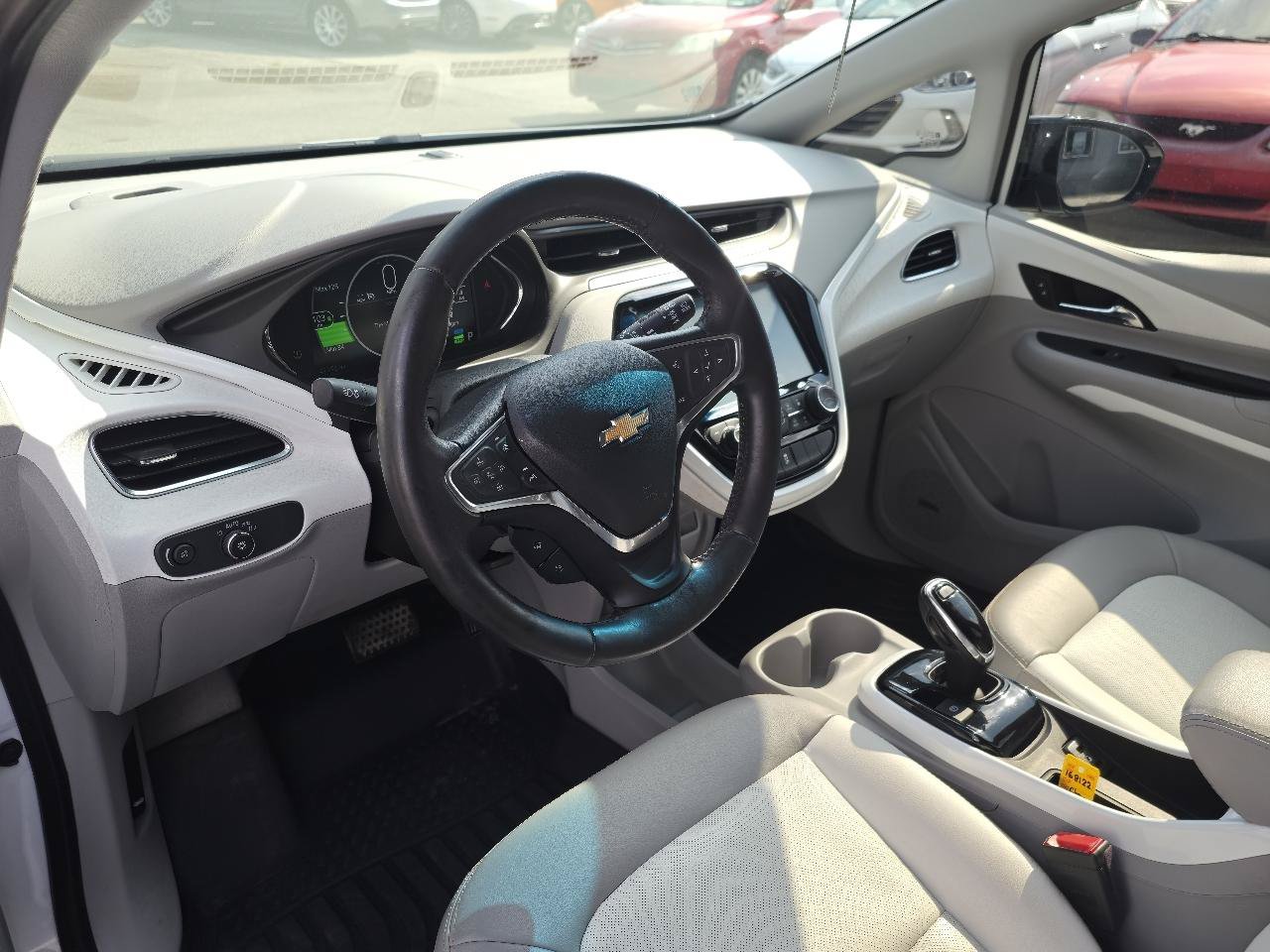 Used 2017 Chevrolet Bolt Premier w/ Driver Confidence II Package FWD image 11