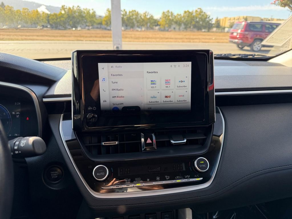 Used 2024 Toyota Corolla Cross XLE image 21