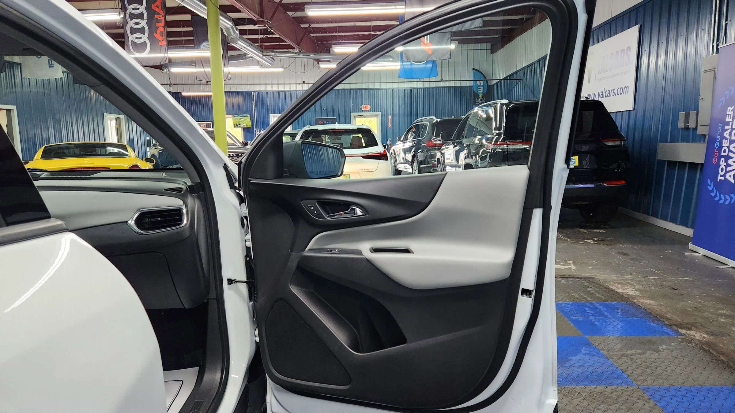 Used 2019 Chevrolet Equinox LS image 13