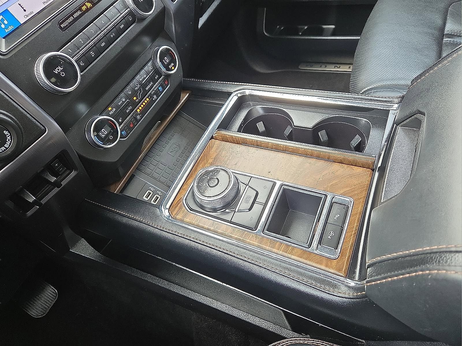 Used 2019 Ford Expedition Platinum RWD image 25