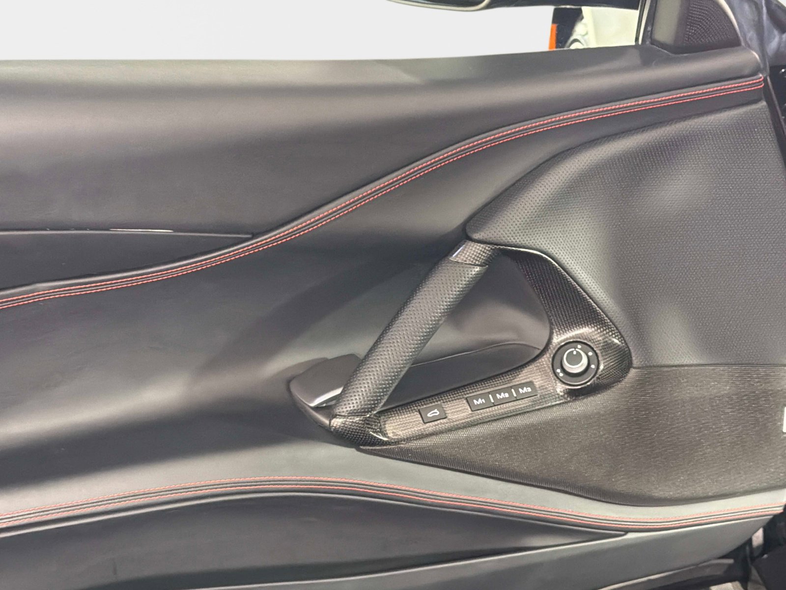 Used 2021 Ferrari 812 GTS RWD image 28