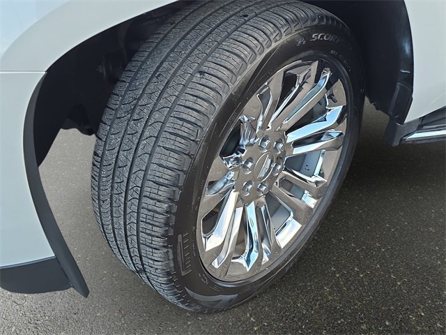 Used 2020 Cadillac Escalade Luxury w/ LPO, Radiant Package image 35