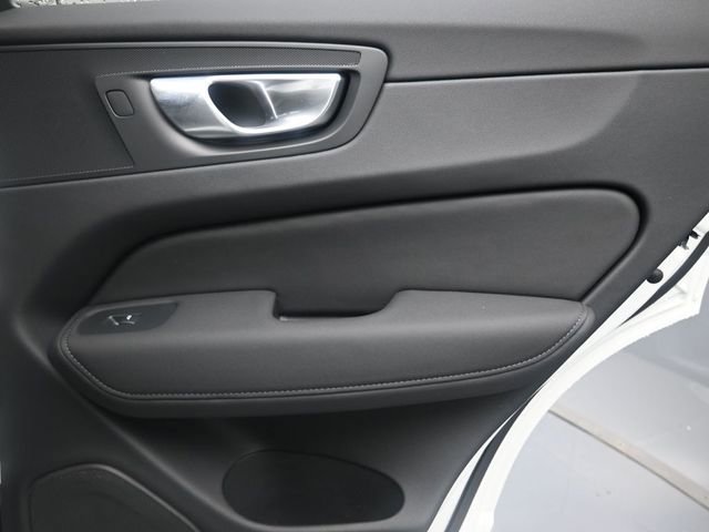 Used 2026 Volvo XC60 B5 Ultra w/ Protection Package Premier image 29