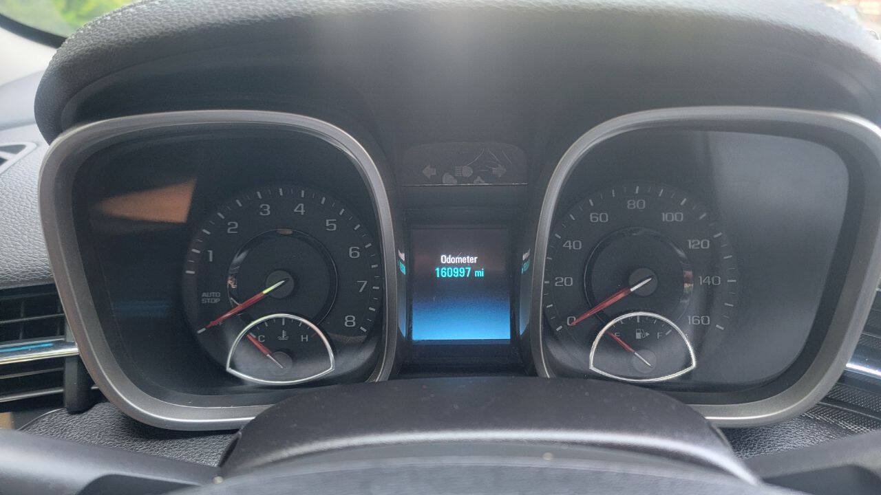 Used 2015 Chevrolet Malibu LT w/ Power Convenience Package FWD image 11