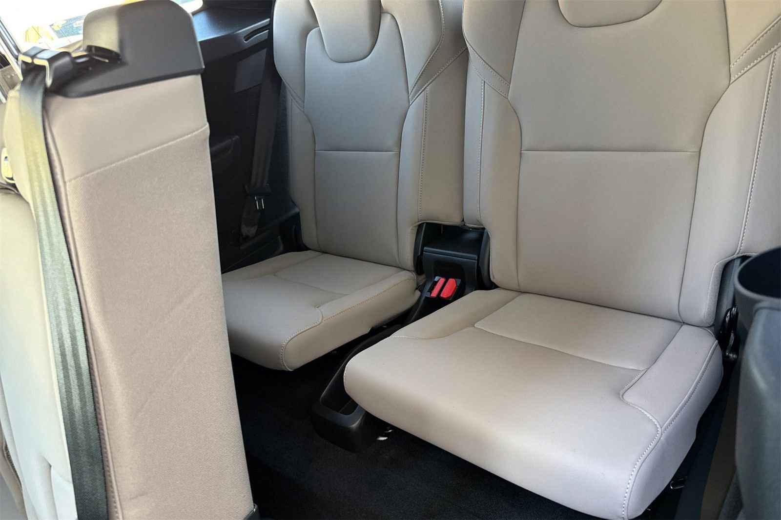 Used 2026 Volvo XC90 B5 Core w/ Protection Package AWD/4WD image 14