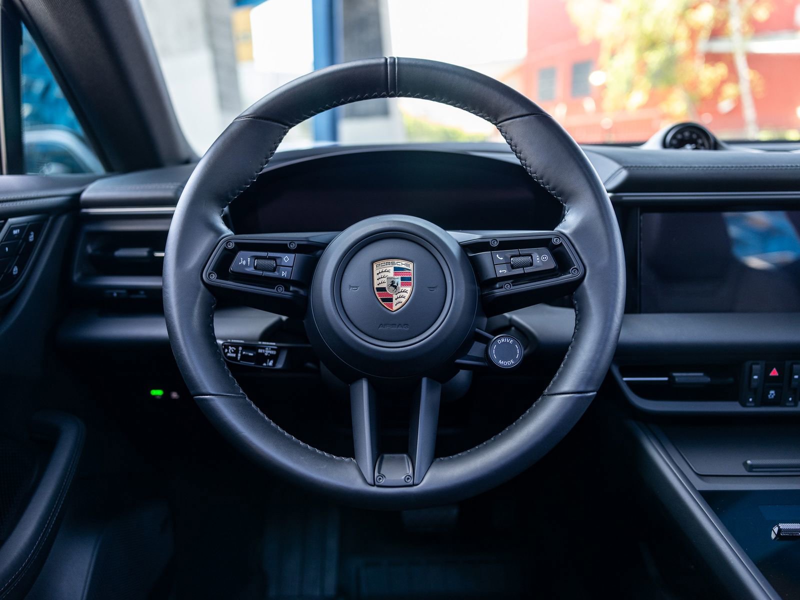 Certified 2025 Porsche Macan Electric RWD image 6