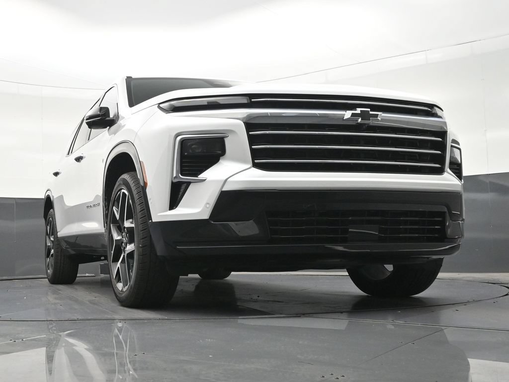 Used 2025 Chevrolet Traverse High Country FWD image 31