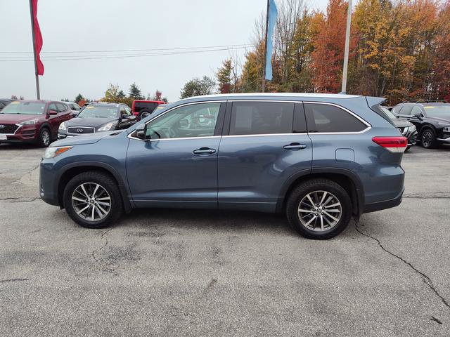 Used 2017 Toyota Highlander XLE AWD/4WD image 4