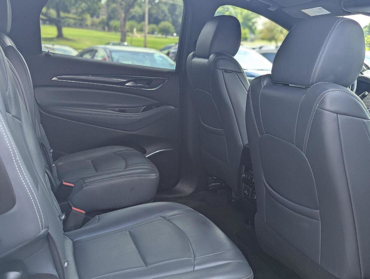 Used 2022 Buick Enclave Premium FWD image 37