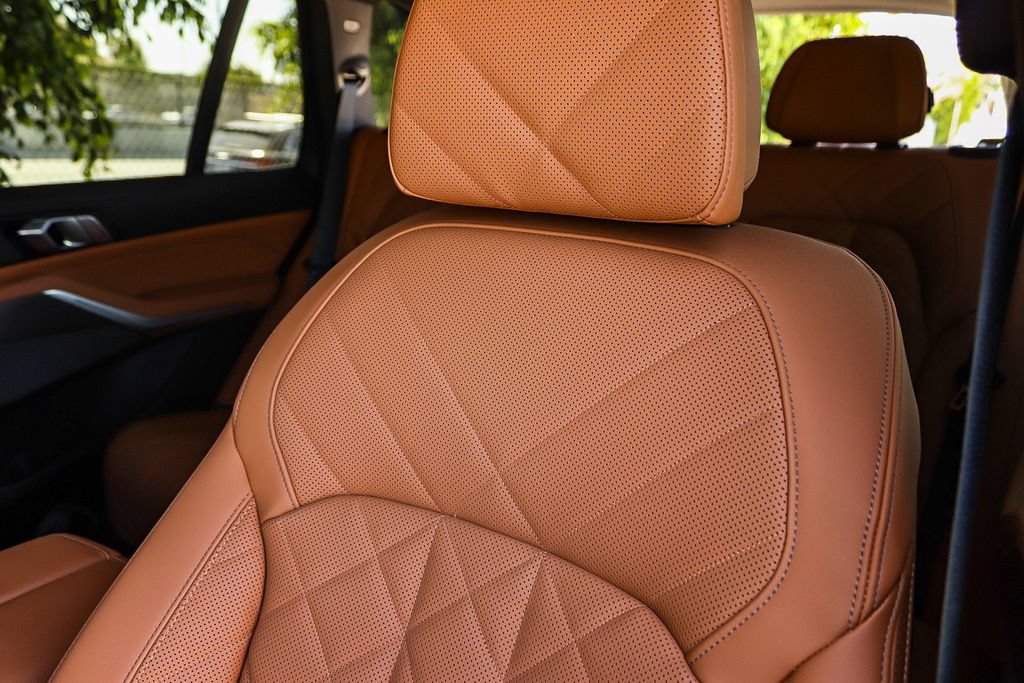 Used 2026 BMW X5 sDrive40i w/ Premium Package RWD image 29