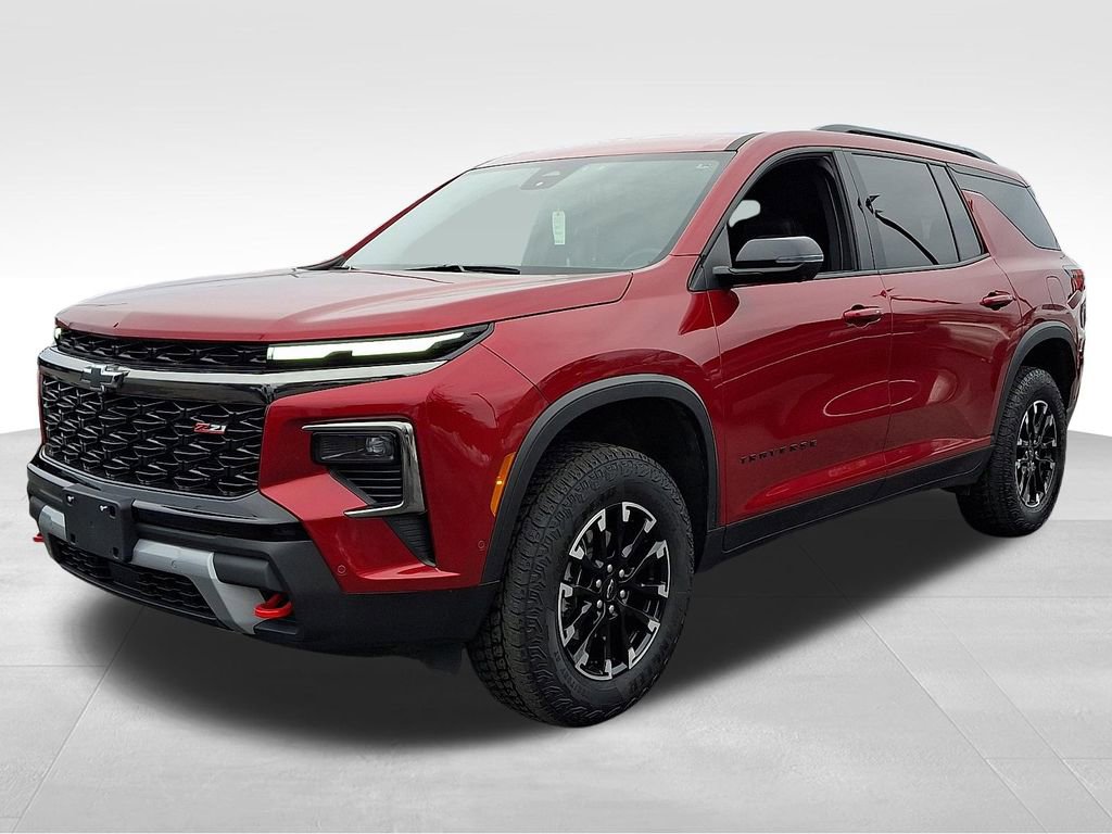 Used 2024 Chevrolet Traverse Z71 w/ Enhanced Driving Package image 3