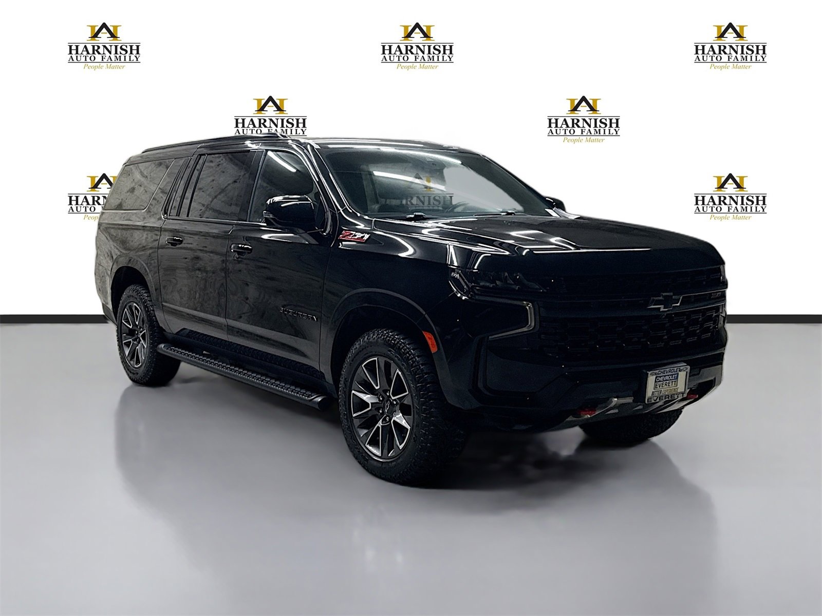 Used 2023 Chevrolet Suburban Z71 w/ Luxury Package image 3