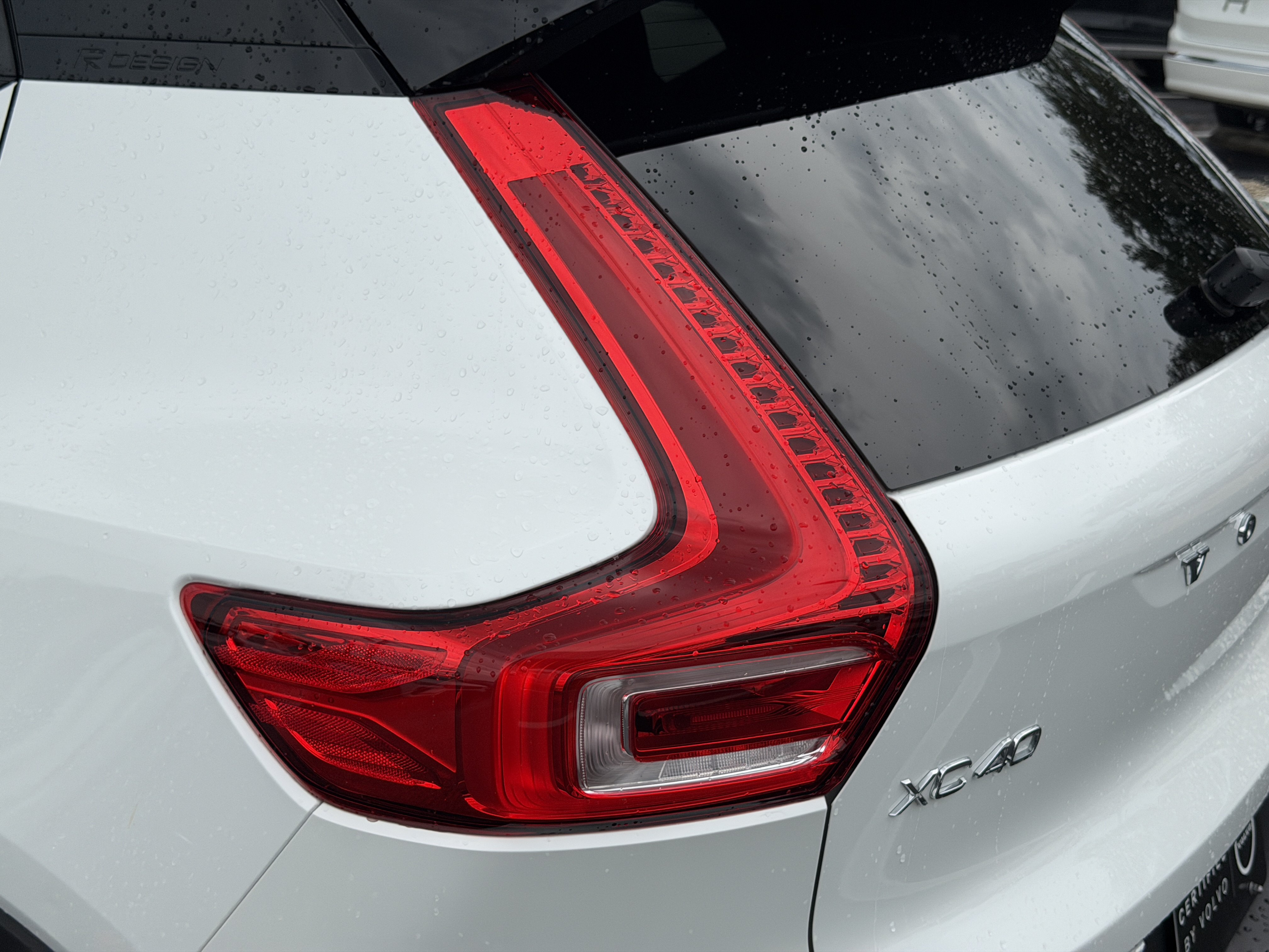 Used 2020 Volvo XC40 T5 R-Design w/ Protection Package Premier AWD/4WD image 10